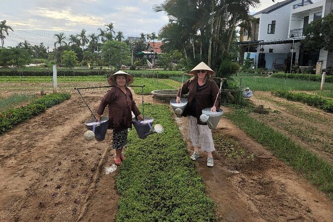 A Real Insight into Hoi An Village Island Experience & Hidden Gem - Tra Que Vegetable Village: herb smells and real garden routines
