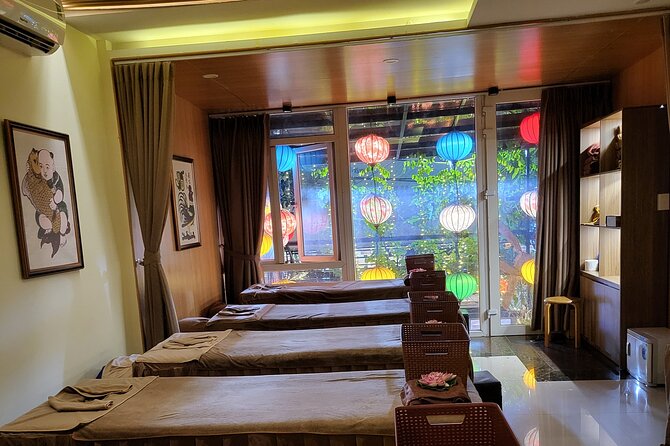 Aroma Massage Danang - Hot stones plus pressure points: what that actually does for tired legs and shoulders