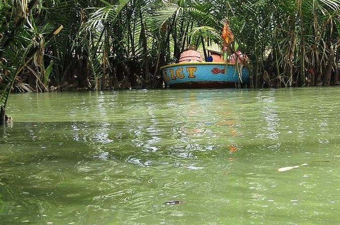 Basket Boat Tour from Da Nang/HoiAn by Lunch & Cafe Class Private - Crabbing with bamboo poles and hand nets: the hands-on part people remember