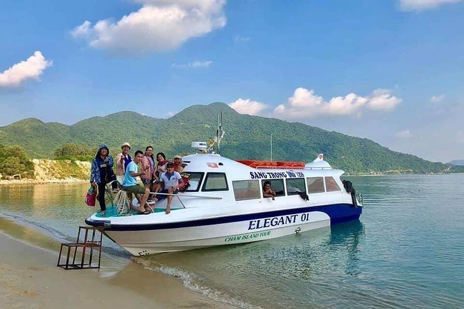 Cham Island Day Tour & Snorkeling from Da Nang with Group tour - Lunch after the islands: what’s actually on the menu