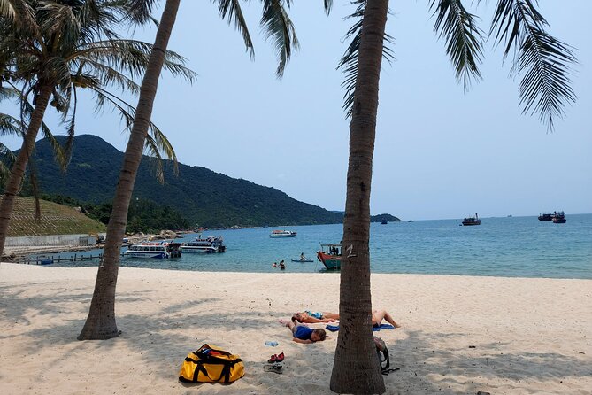 Cham Island Snorkeling Daily Group Tour, Sunbathing, nice beaches - Xep Beach snorkeling: coral reefs and fish, guided and practical