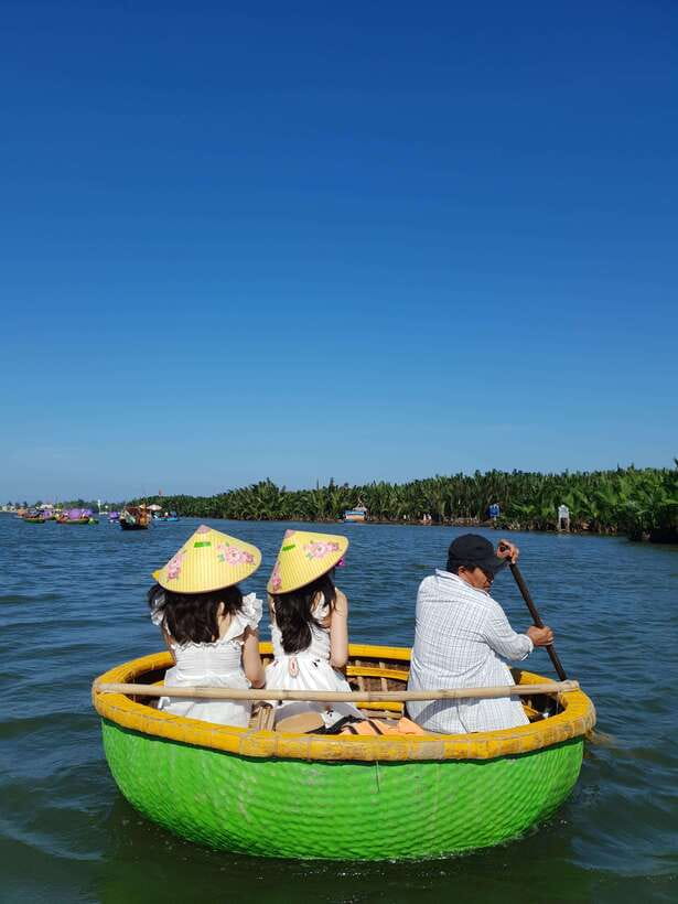 Coconut Basket Boat Ride and Floating Lantern Boat by Night - Timing Tricks: Beat Crowds Before 9AM and Catch Net Casting by 3:30PM