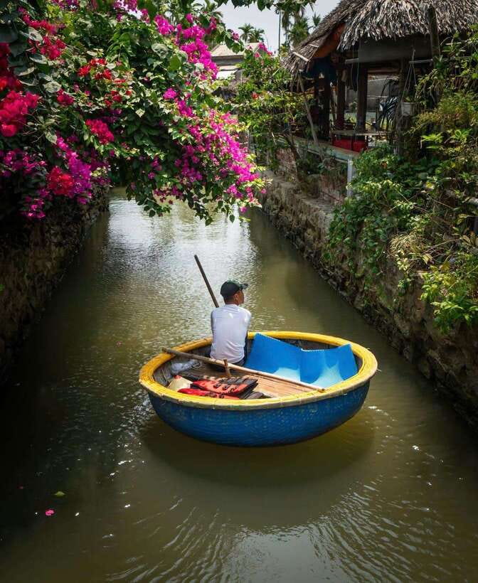 Coconut Boat Hoi An - Spinning, Casting Nets, and Fishing for Crabs Like a Local