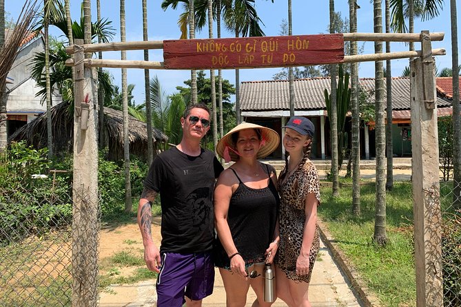 Cocopalm Forest To A Craft Village - Stop in Duy Vinh: sedge-mat weaving and a fishermen’s temple
