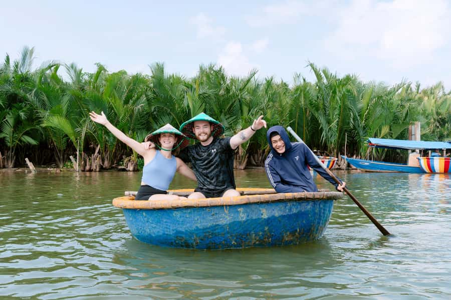 COOKING CLASS & BASKET BOAT - The cooking class: Bánh cuốn, Bánh Xèo, Phở, and Chè