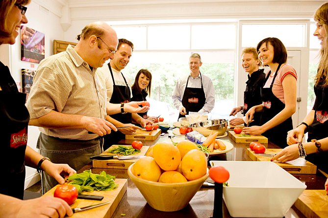 Cooking Class , Local Market , Basket Boat And CRABS FISHING - The two-hour chef class: plate decorating and real lunch