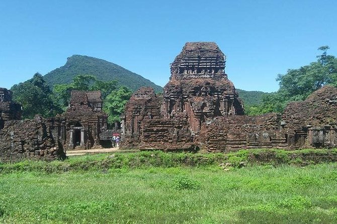 Da Nang Airport or City to Hoi An City or Vice Versa- Private Car - Return trip the same way: less effort, same peace of mind