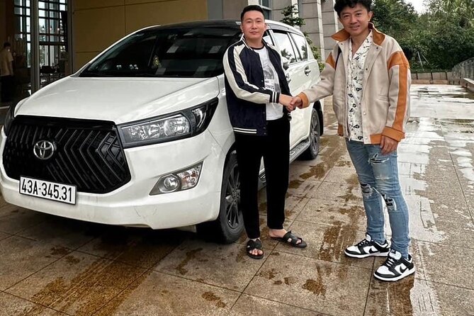 Da Nang Airport to Da Nang hotel by private car or vice versa - The 20-minute ride from the airport: comfortable, air-conditioned, and fee-covered