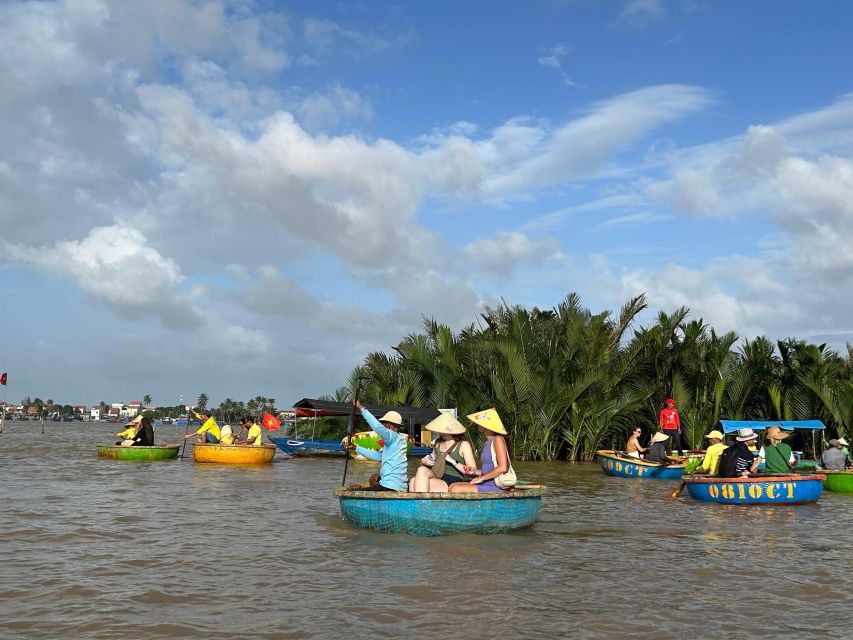 Da Nang: Basket Boat in Coconut Forest, Sunset & Hoi An Town - The Show Part: Basket Boat Spinning, Net Throwing, and Hands-On Moments
