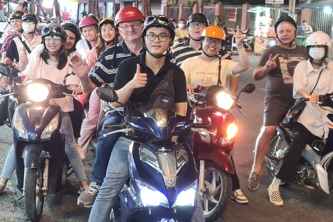 Da Nang by Night from Hoi An: Seafood dinner, night market and cruise trip - Group size, guide style, and how the experience stays easy