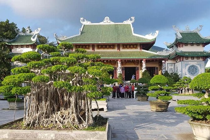 DA NANG City-Marble Mountain-Lady Buddha-Son tra Mountain by Jeep - Guide and driver quality: the difference between a trip and a win