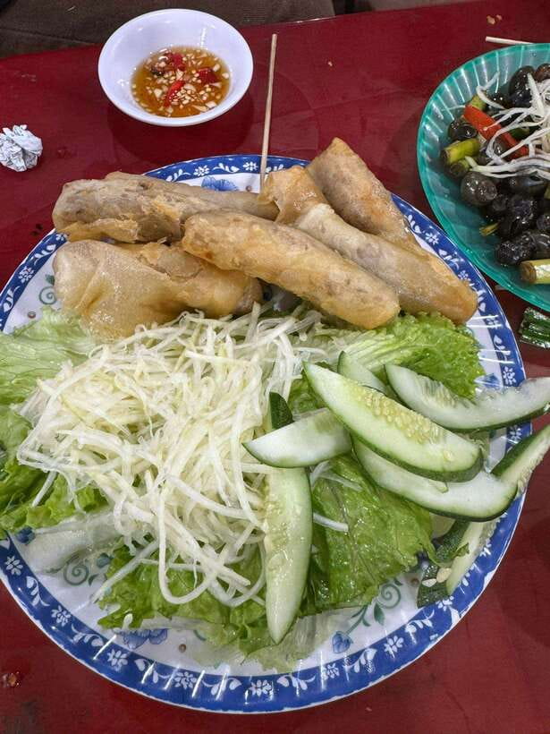 Da Nang City Street Food Private Tour With Local Students - Who this Da Nang street food scooter tour is best for