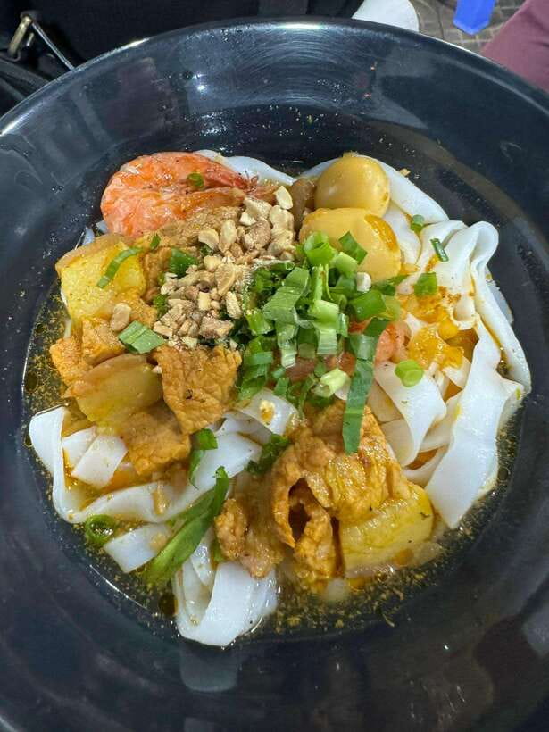 Da Nang City Street Food Tour With Live Music Tien Sa Show - My Khe Beach: where the evening feels calmer