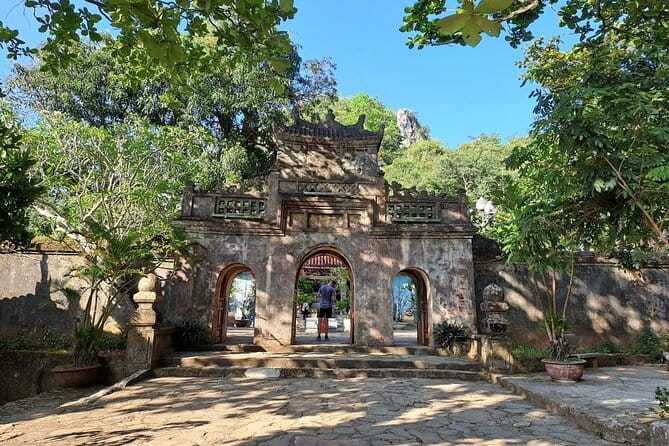 Da Nang Coconut Forest Hoi An Full Day Tour - Lantern Light Photos and the Night Market After Dinner