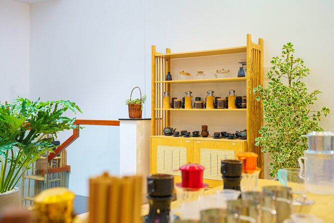 Da Nang Coffee Making Workshop - Inside the Workshop: Welcome Tea, Tools, and the Phin Method