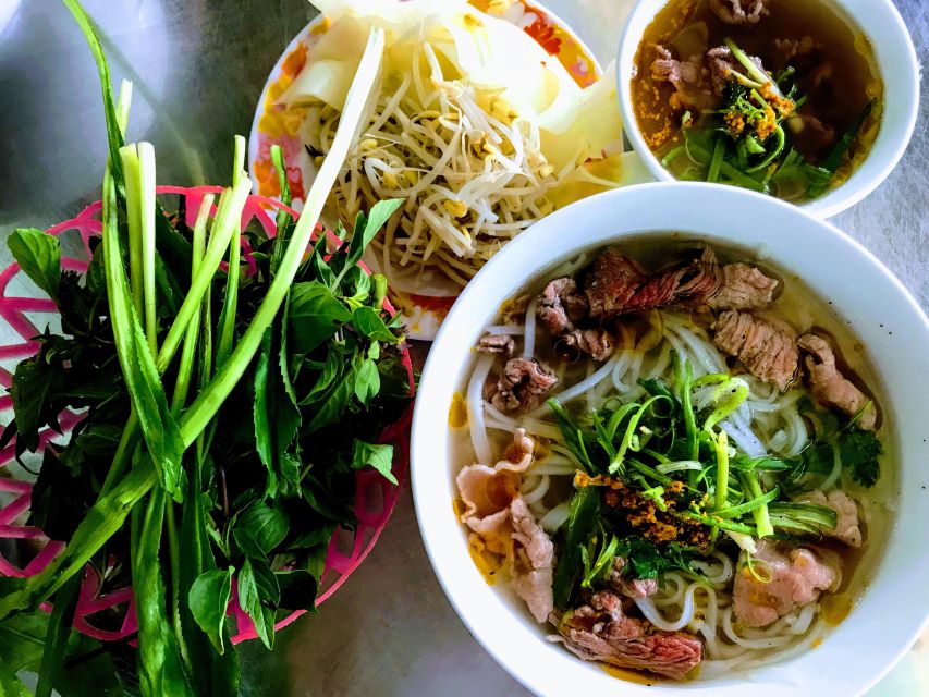 Da Nang Cooking: Market tour, farming, and cooking class - Market tour in Da Nang, learn what to buy and what to ignore