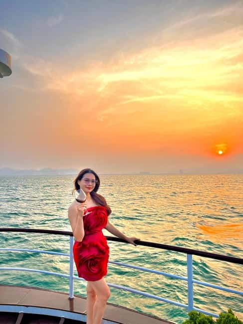 Da Nang: Experience a Magical Sunset Dinner Cruise in DN Bay - FAQ