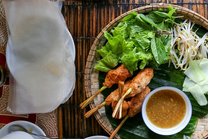 Da Nang Food Tour by Motorbike - Market time and how it changes the way you taste