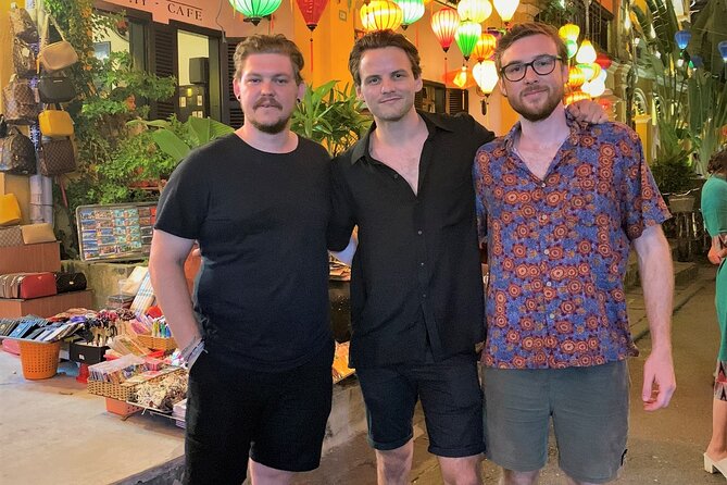 Da nang Helping Hand Food Trail (Da nang Food Tour) - The Vietnamese food challenge and learning how to eat properly
