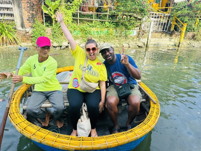Da Nang/Hoi An:Experience Basket Boat ride in Coconut Forest - Meeting point in Hoi An area: Nong Thon Travel and the pink-shirt pickup