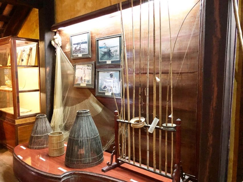 Da Nang/Hoi An: Market & Old Town Private Tour with Transfer - Silk weaving workshop plus traditional music and dance performance