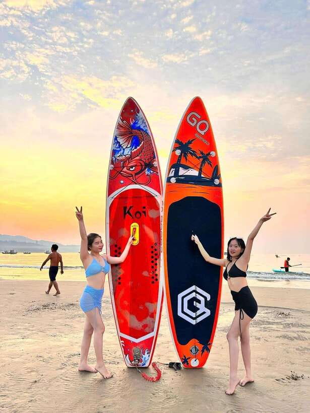 Da Nang: Man Thai Beach Stand-Up Paddleboarding Tour - Man Thai Beach and the Sơn Trà coastline, what the views feel like from a board