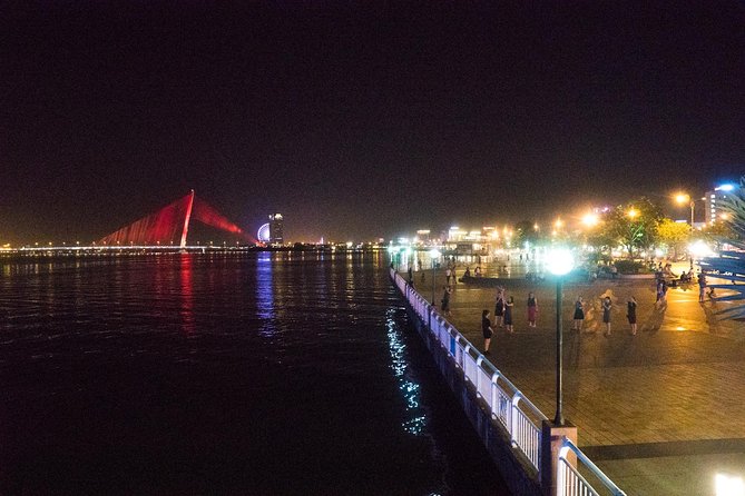 Da Nang Night Motorbike Tour & River Cruise Riding By Lady Rider - Food, drinks, and how to make the most of noodle dinner time