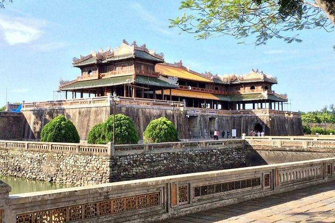 Da Nang Package Tour 4 Days 3 Nights - Phong Nha-Ke Bang: cave day with river boat scenery