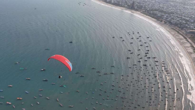 Da Nang Private paragliding experience on Monkey Mountain - Safety, weight limits, and who should think twice