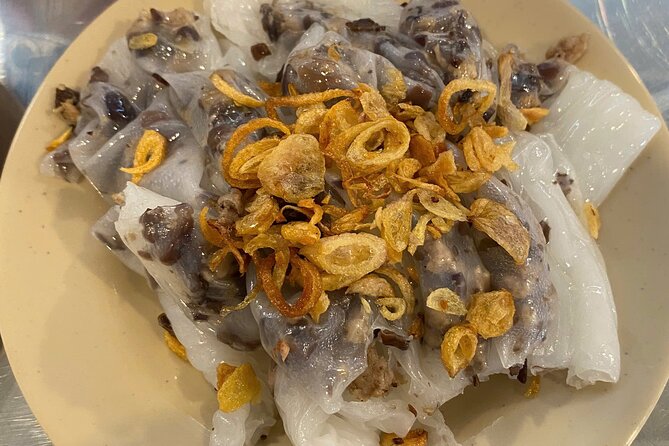 Da Nang Scooter Food Tour & Hidden Gems w/ Locals - Bánh Bèo and steamed rice cakes at Con Market