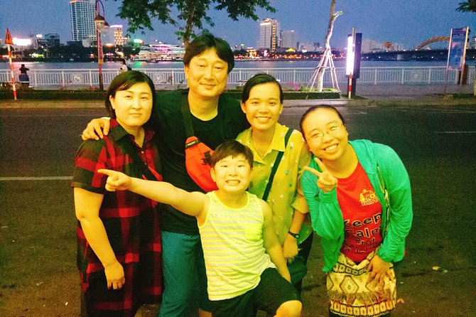 Da Nang: Seafood dinner, night market, sightseeing by night - Small group size: why it feels personal without being chaotic