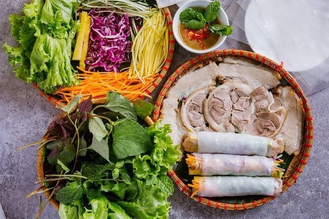 Da Nang Street Food Private Tour With Local Students - A Da Nang street food tour that actually moves