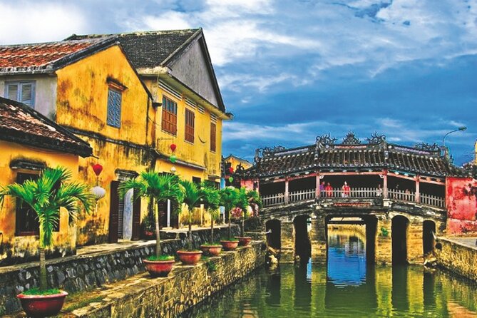 DaNang Airport Transfer to Hoi An by private car or vice versa - Meeting your driver: the real stress test