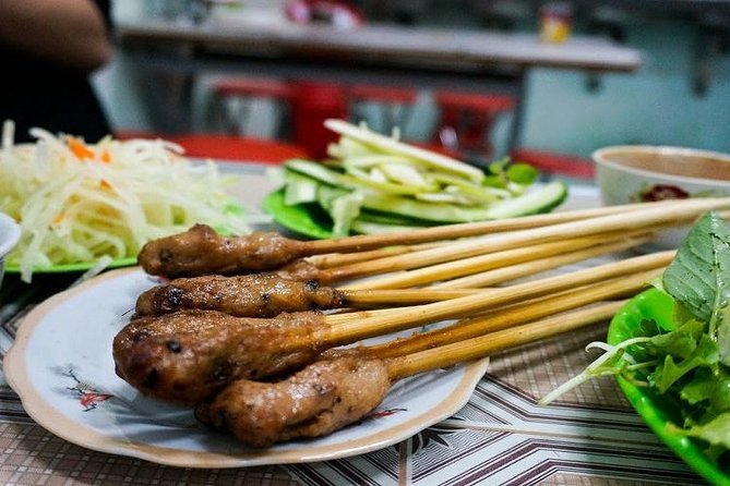 DaNang Night Foodie Tour-Sighseeing with Aodai Lady Rider Private - The motorbike loop: why it helps you not get stuck