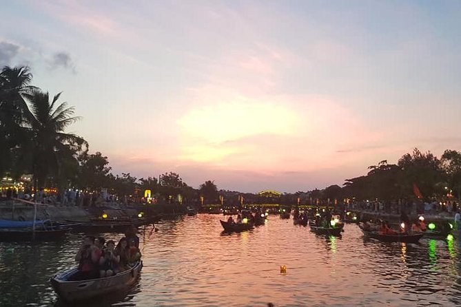 Discover Hoi An Walking Tour, Sampan Boat Ride, Night Market &Colourful Lanterns - Hoai River sampan boat ride: the quiet highlight
