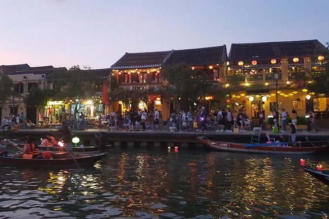 Discover Hoi An Walking Tour, Sampan Boat Ride, Night Market &Colourful Lanterns - A realistic way to pace your evening
