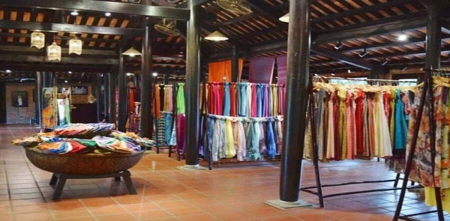 Discover Traditional Silk Process in Hoi An Silk Village - Unraveling House: from cocoon to silk thread to weaving