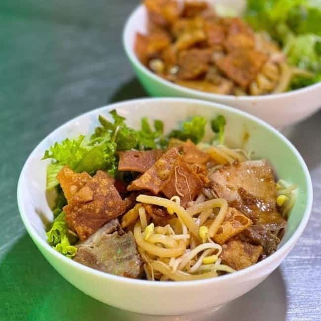 Eat Like a Local – Hoi An Evening Food Tour - Meeting in Hoi An Ancient Town, with Trung as your dinner host
