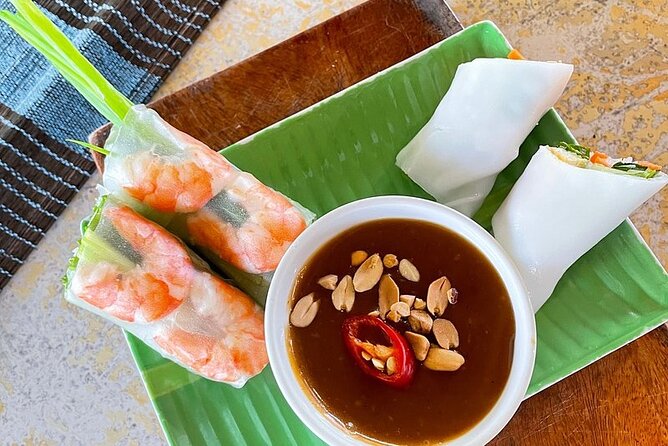Experience Cooking Class for Lunch or Afternoon With Local Chef - Traditional kitchen tools: pounding, separating rice, grinding