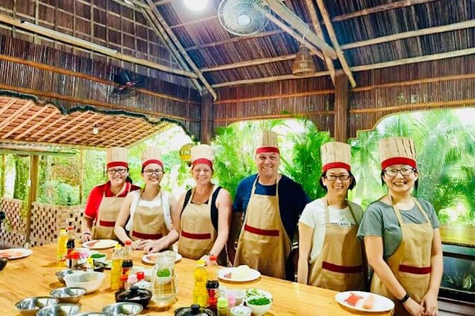 Experience Local Market and Boat Ride with Cooking Class - Who this tour suits best