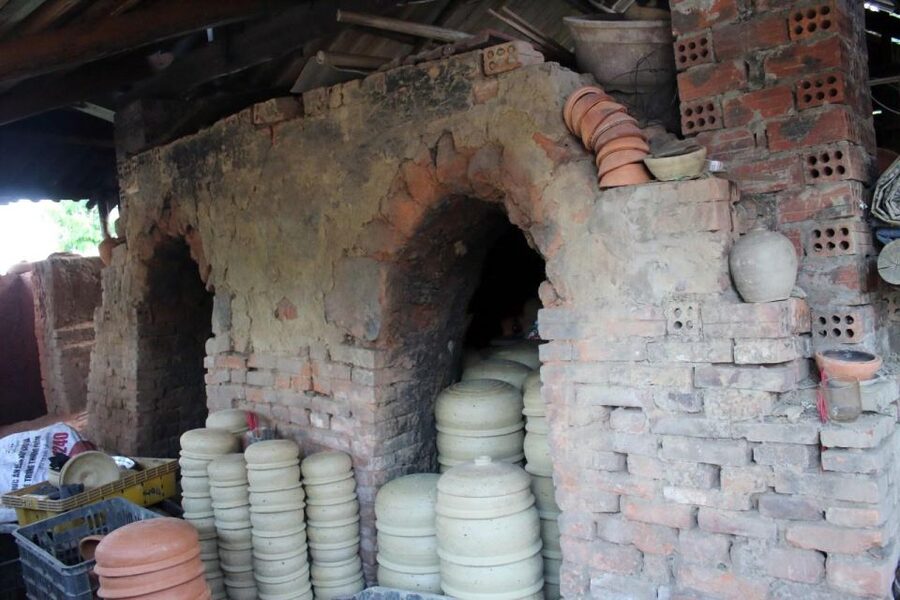 Experience Making Pottery with Local Craftsman in local home - Thanh Ha pottery village, close to Hoi An, in a home setting