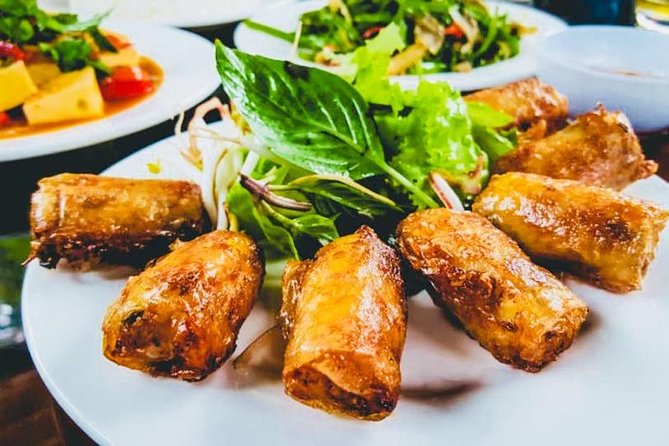 Experience Street Local Food Tour Hoi An - Entering the Ancient Town on foot, then eating your way around