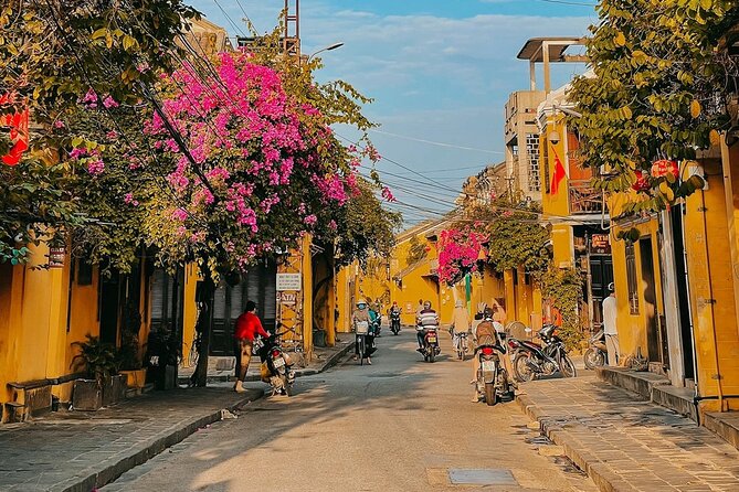 Explore Highlights Hoi An by Walking - Meet Toàn and get oriented without getting dragged around