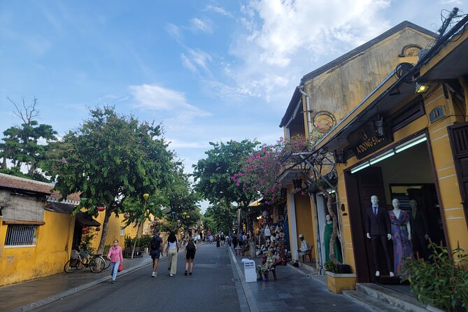Explore Hoi An ancient town and local villages with a local guide - Thanh Ha Pottery Village: clay modeling with real conversation