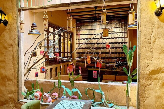 [Free E-sim] Da Nang Coastal Charm Half Day Cafe Tour - Han Market on Trần Phú Street: real local shopping, not just postcards