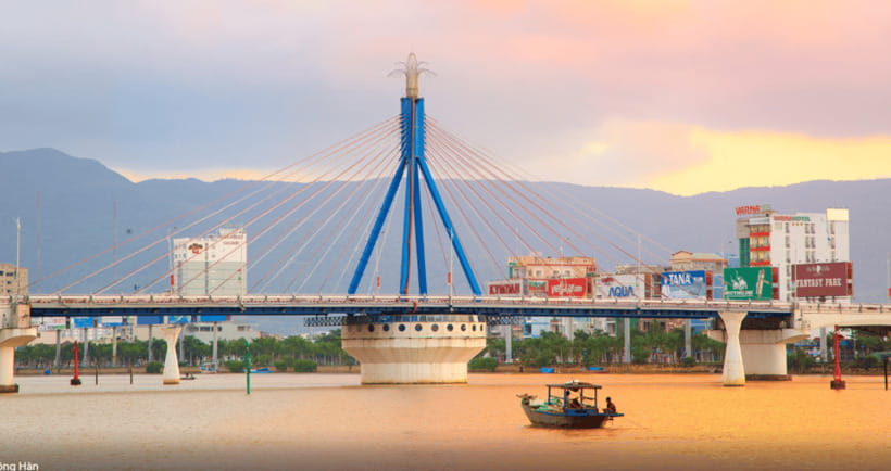 Free E-sim Da Nang: Instagram Half-Day Tour with Local Guide - Dragon Bridge and the Carp-Dragon Statue: picture time with street context