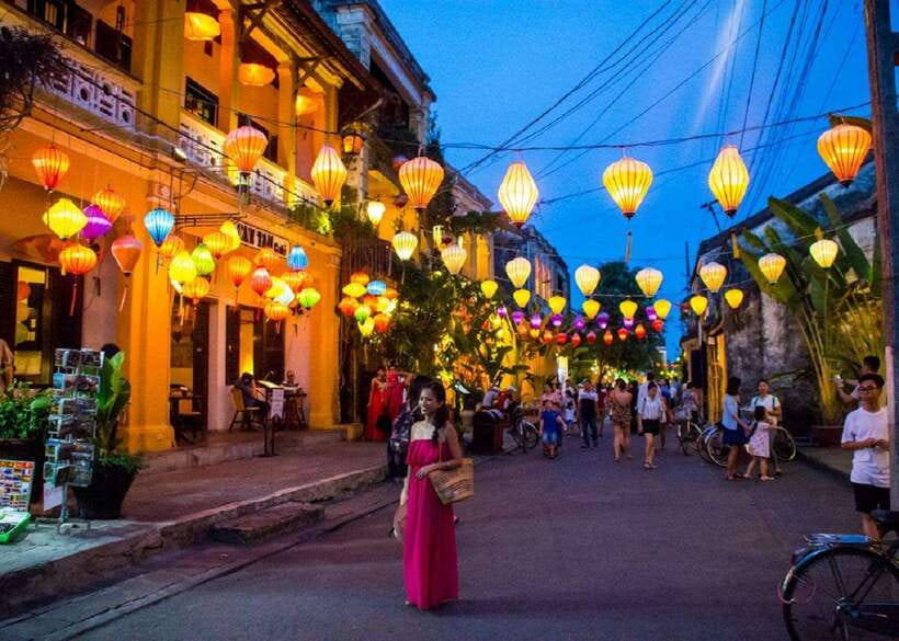 From Da Nang: Hoi An City Tour W Boat Ride - Lantern Release - Phuc Kien Chinese Assembly Hall: colorful architecture with real meaning