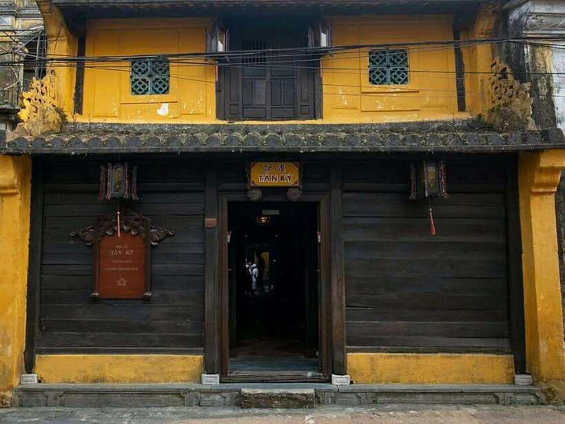 From Da Nang: Hoi An City Tour W Boat Ride - Lantern Release - Japanese Bridge: carvings and the link between communities
