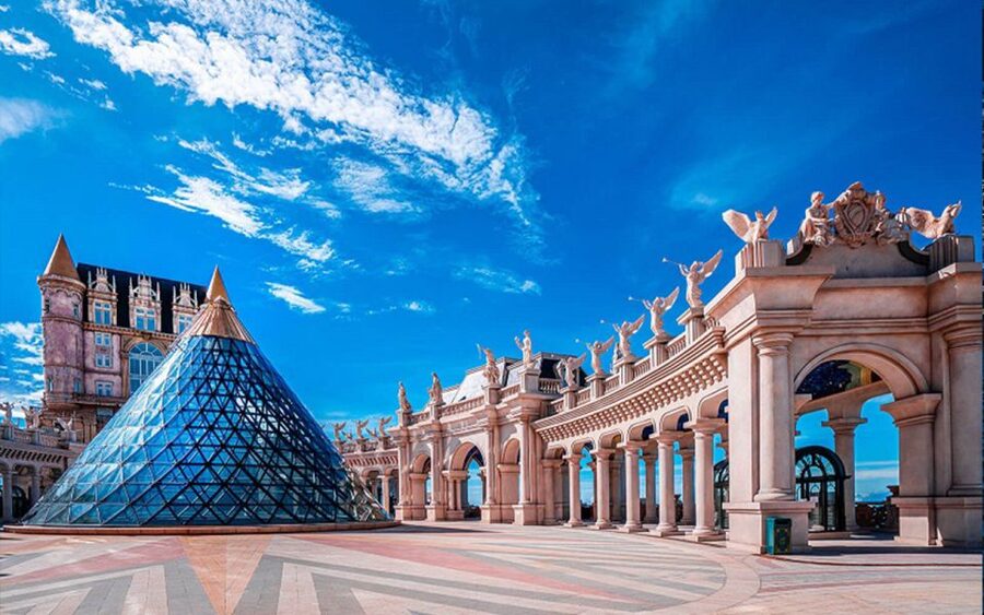 From Da Nang or Hoi An: Ba Na Hills Golden Bridge Tour - Fantasy Park with 90+ activities: how to avoid feeling lost