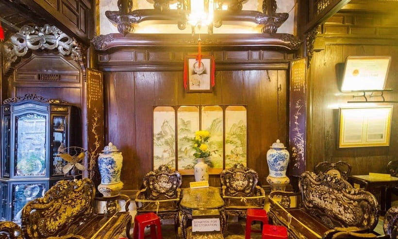 From Hoi An/Da Nang: Hoi An City Tour & Lanterns Release - Phuc Kien Chinese Assembly Hall: Ornate Worship and Family Ties